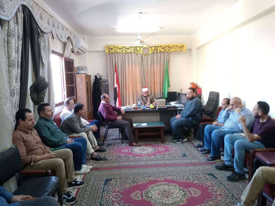 أوقاف الفيوم اجتماعًا موسعًا مع أعضاء الشئون القانونية لمتابعة منظومة العمل وتطوير الأداء