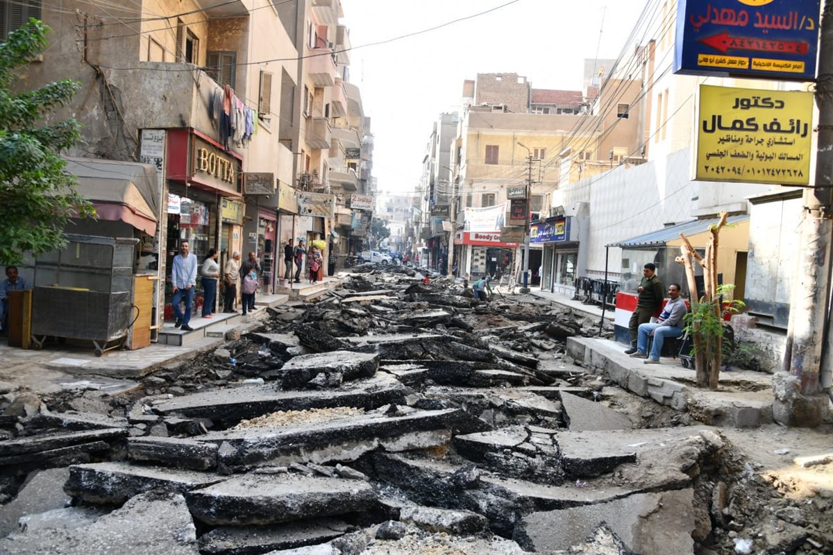 محافظ الفيوم يوجه بسرعة رفع مخلفات الطبقة الأسفلتية القديمة بشارع عدلي يكن لتيسير الحركة المرورية