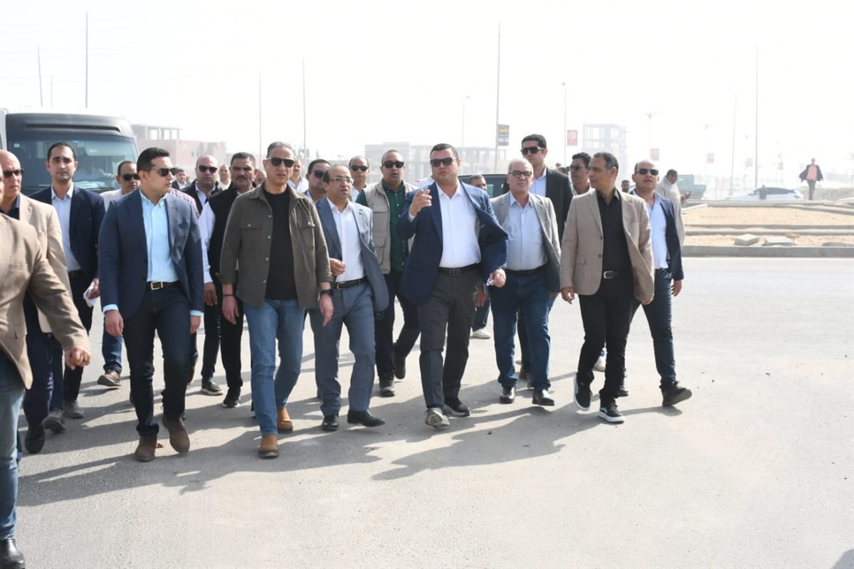 وزير الإسكان ومحافظ الفيوم يتفقدان مجمع محطات مياه الشرب بالعزب الجديدة ضمن المبادرة الرئاسية