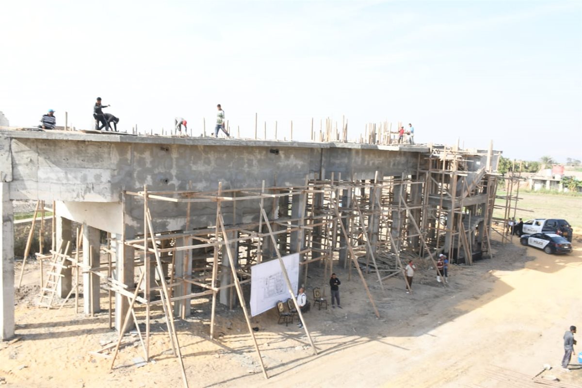 وزير الإسكان ومحافظ الفيوم يتفقدان توسعات محطة معالجة كحك بمركز يوسف الصديق