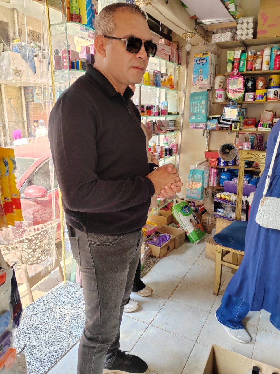 مديرية تموين الفيوم وهيئة الدواء المصري يضبطان صيدلية بها أدوية مهربه خاصة بالتأمين الصحي