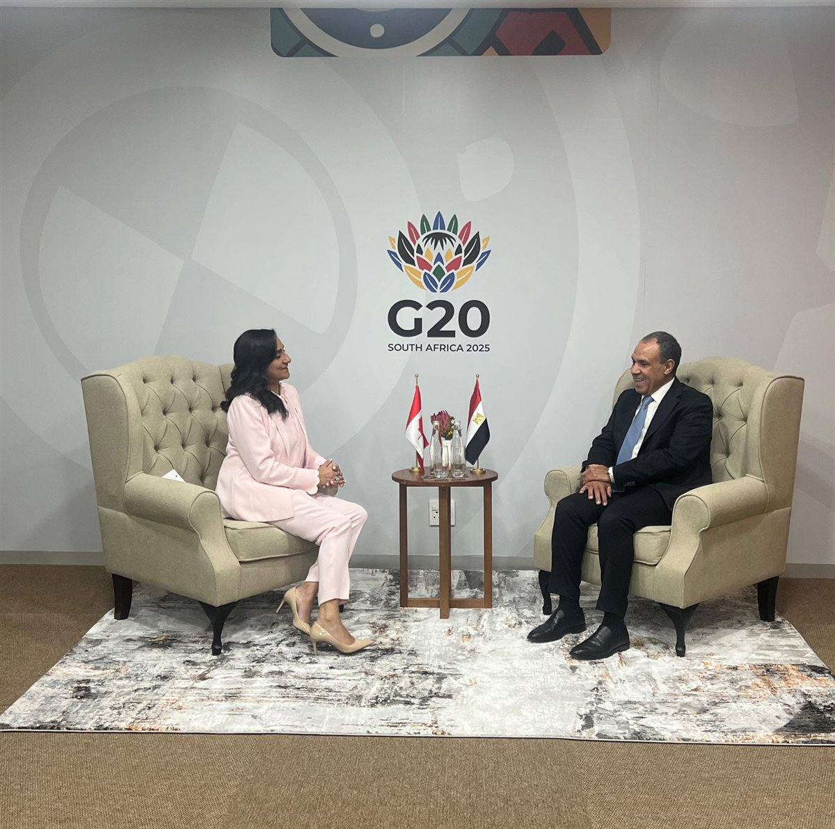 <strong>وزير الخارجية ووزيرة خارجية كندا</strong>