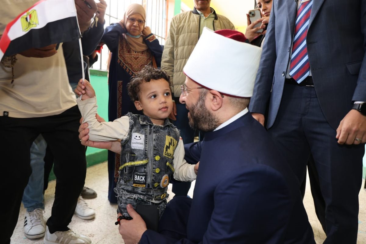 وزير الأوقاف عقب إدلائه بصوته بانتخابات النواب