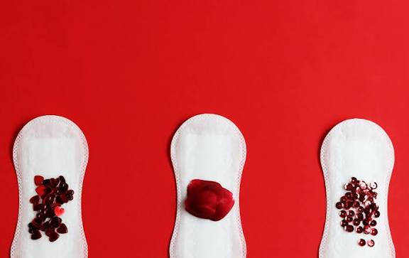 متى تصبح رائحة الجسم قبل الدورة علامة مرضية؟