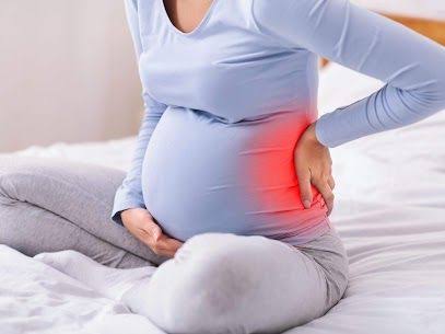الهرمونات والحمل والولادة وراء اختلاف ألم الظهر عند النساء