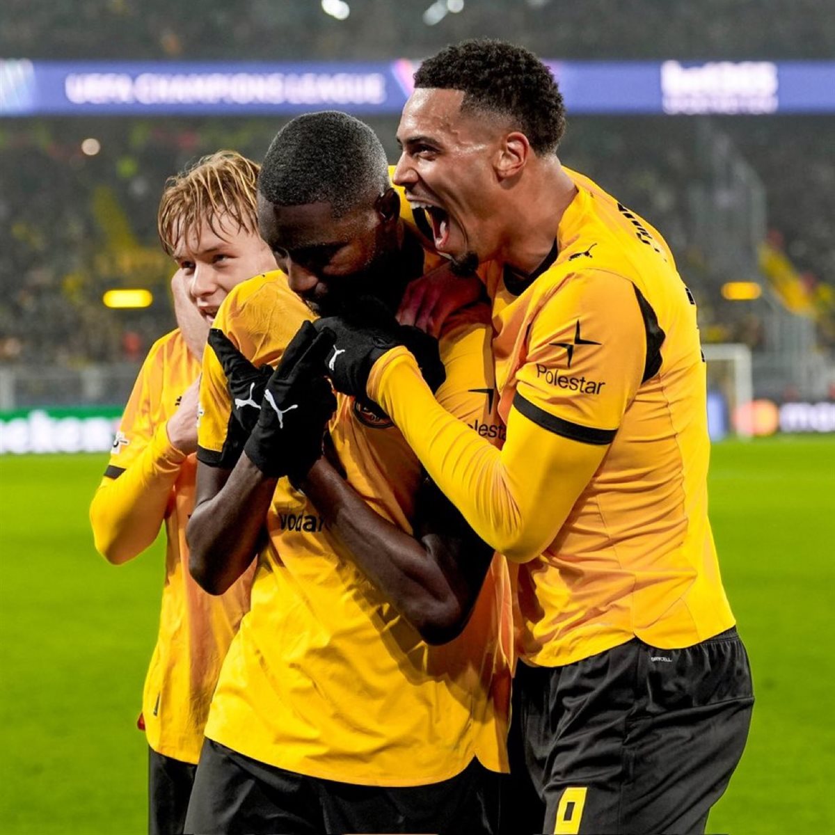 ملخص وأهداف ونتيجة مباراة بوروسيا دورتموند وفياريال في دوري أبطال أوروبا