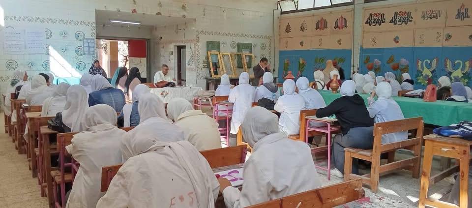 الوعي الوطني في العصر الرقمي محاضرة بمكتبة الطفل والشباب بسنورس في مدرسة الفنية بنات