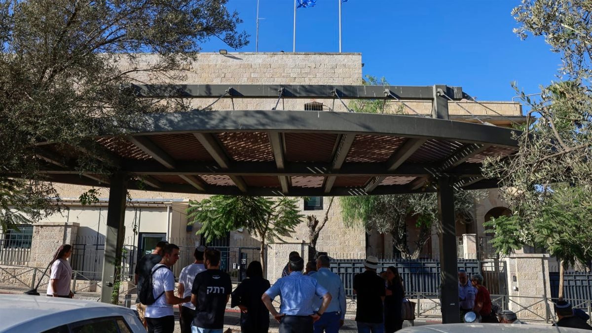 <strong>فرنسا</strong>