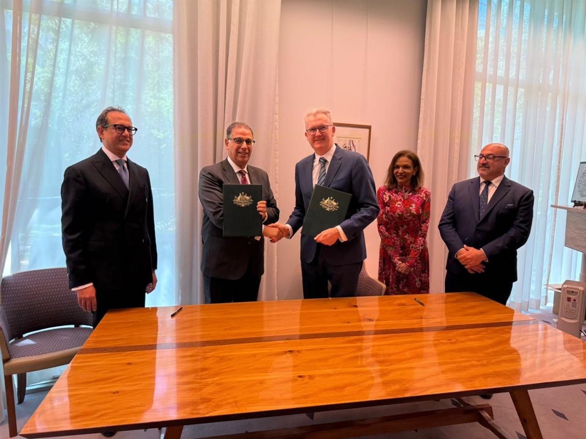 <strong>استراليا تسلم 17 قطعة اثرية نادرة إلى مصر</strong>