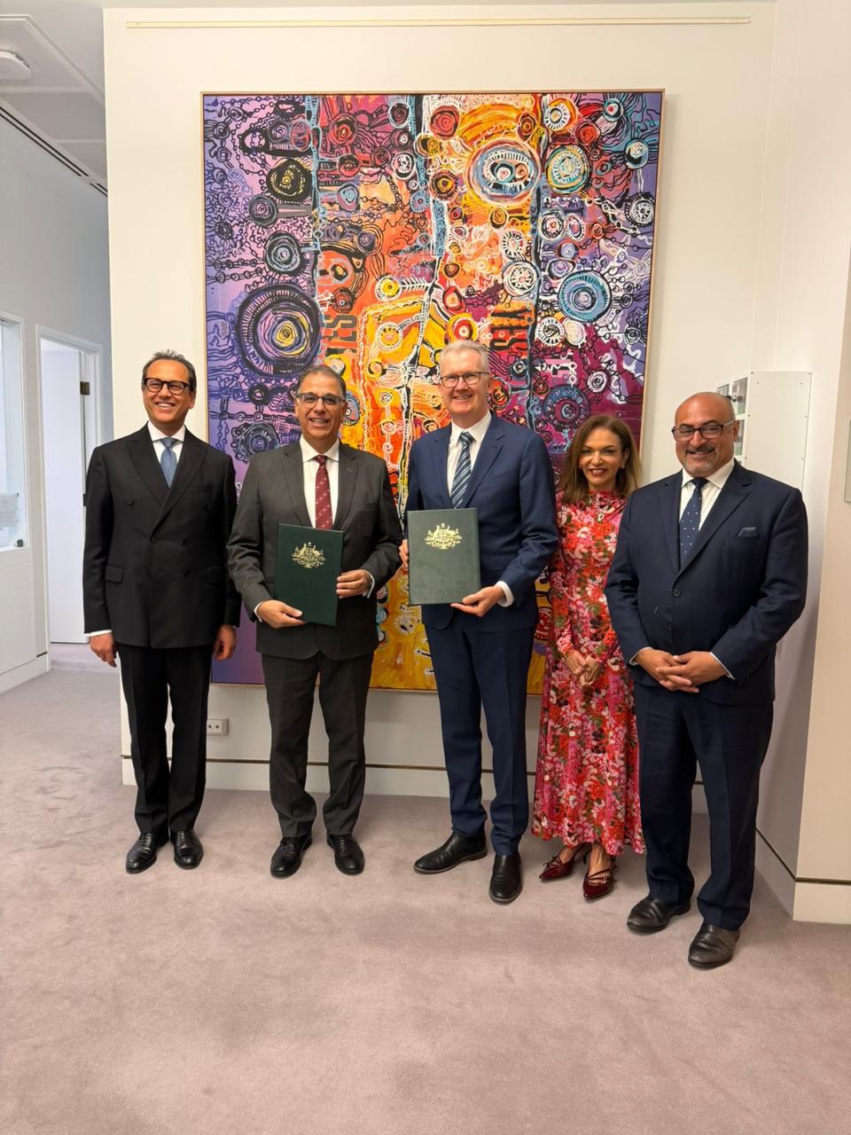 <strong>استراليا تسلم 17 قطعة اثرية نادرة إلى مصر</strong>