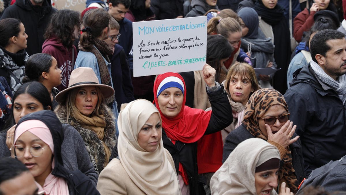 <strong>حظر الحجاب</strong>