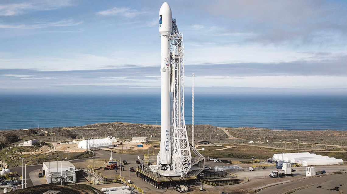 <strong>إطلاق القمر الاصطناعي فاي-1</strong>