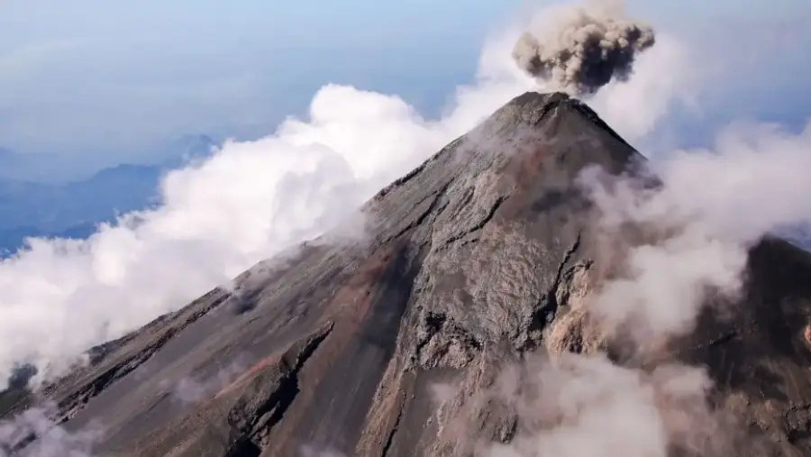 <strong>ثوران بركان فويغو – غواتيمالا</strong>