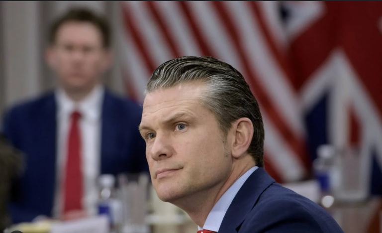 وزير الدفاع الأمريكي بيت هيجسيث