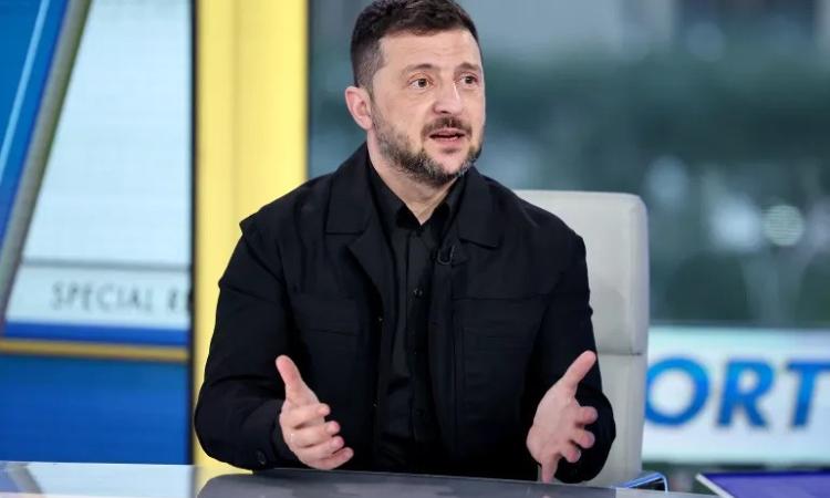 <strong>فولوديمير زيلينسكي</strong>