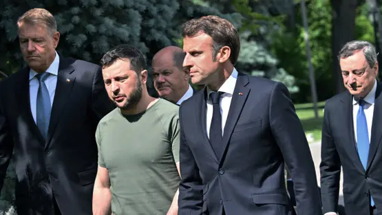 <strong>ماكرون وزيلينسكي</strong>