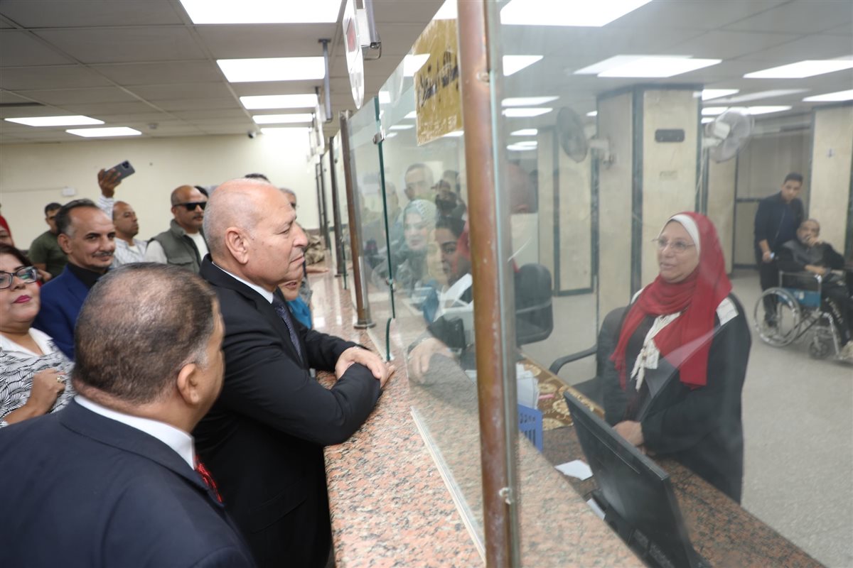 جانب من زيارة المحافظ