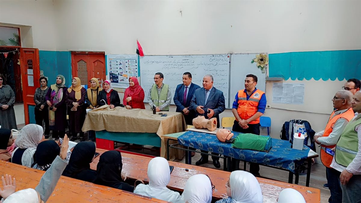 مدير تعليم الفيوم يتابع تدريب الإسعافات الأولية بمدرسة المحمدية الإعدادية للبنات
