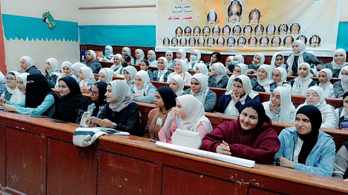 مدير تعليم الفيوم يتابع تدريب الإسعافات الأولية بمدرسة المحمدية الإعدادية للبنات