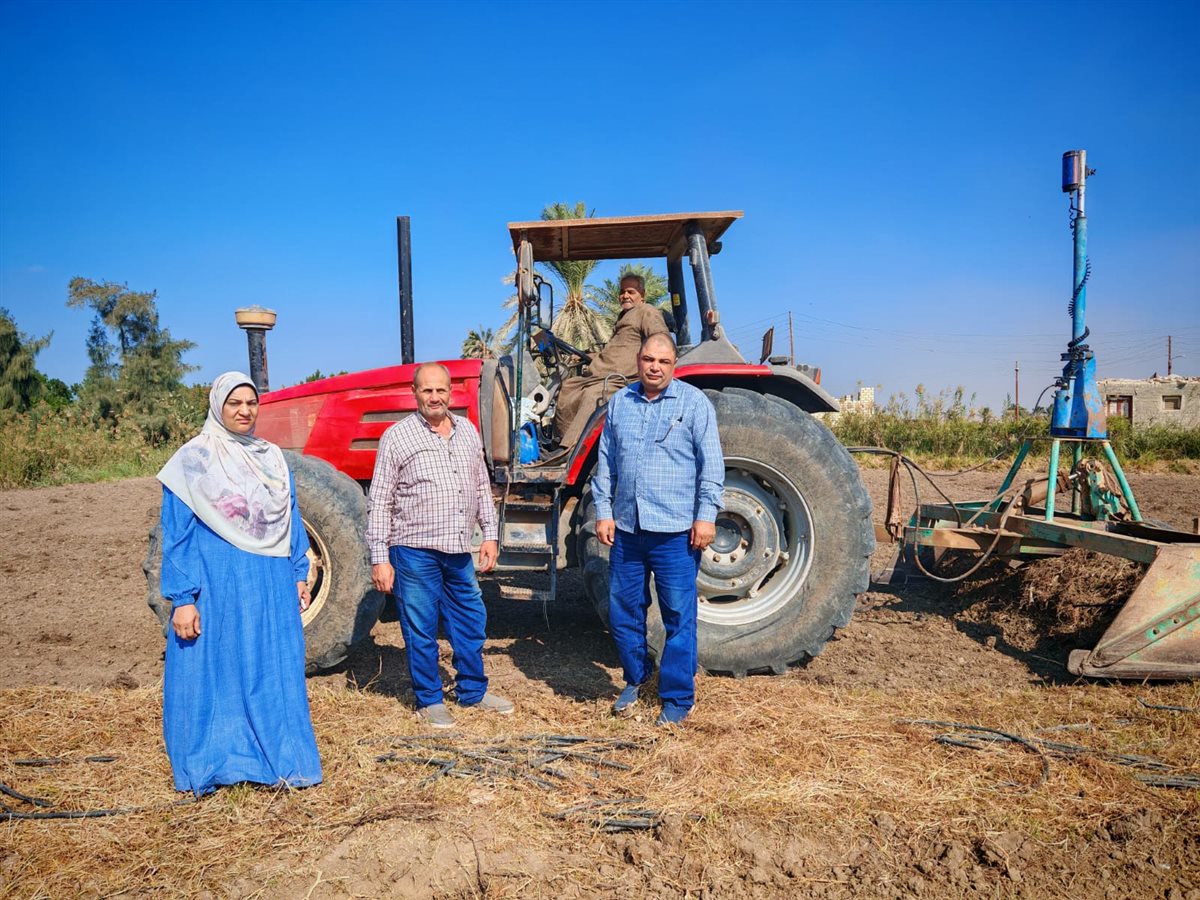 حملة تسوية الأراضى بالليزر ضمن مشروع ترشيد استخدام المياه في زراعه القمح على مصاطب