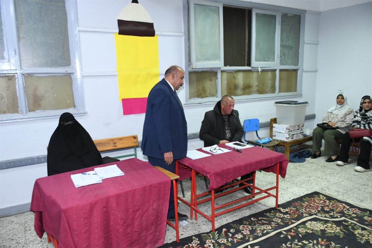 محافظ الفيوم يتفقد عدداً من لجان التصويت بجولة الإعادة لانتخابات مجلس النواب خلال الفترة المسائية