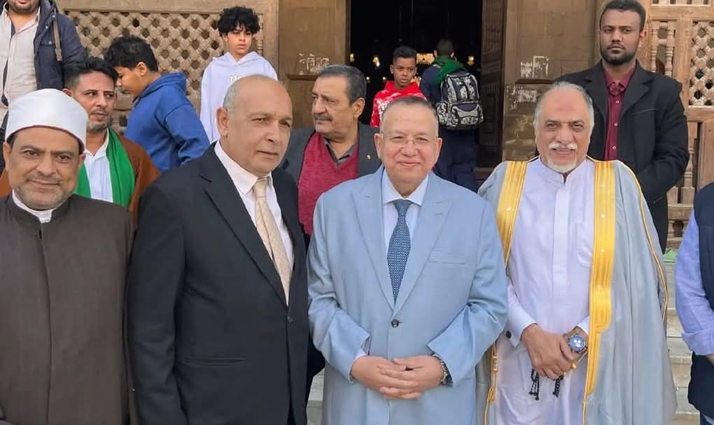 شيخ الرفاعية طارق ياسين بصحبة شيخ مشايخ الطرق ونقيب السادة الأشراف