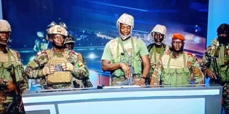 <strong>عسكريون في بنين</strong>