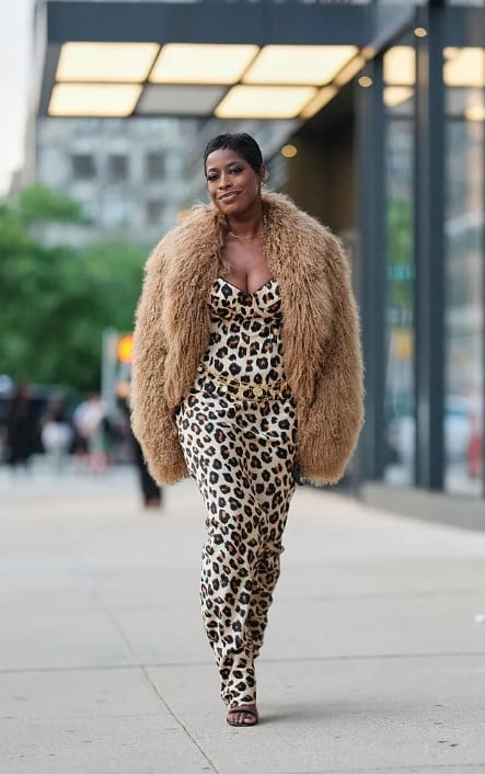 من الكوميديا إلي الموضة.. قصة - جاكيت جمالات كفتة في الشتاء