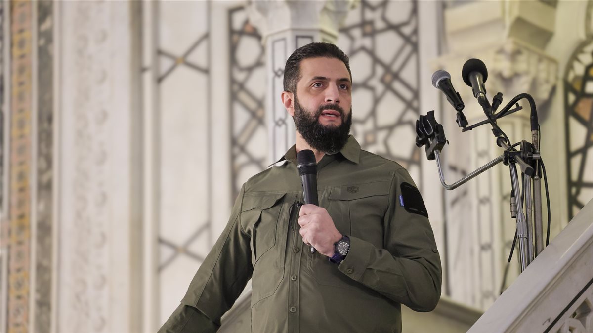 <strong>الشرع يلقي كلمة التحرير من المسجد الأموي</strong>