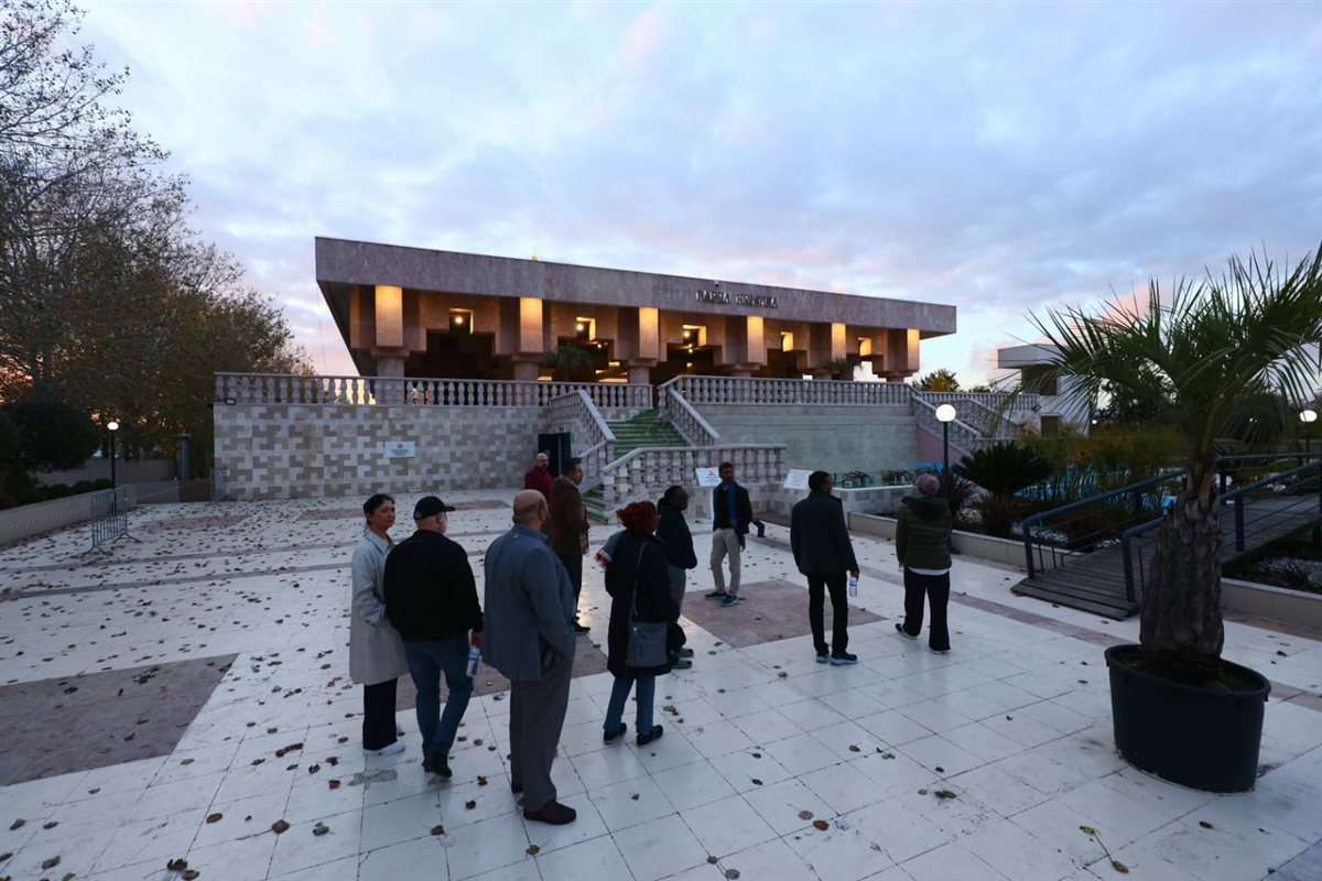 مشاركو KAICIID يلتقون برهبان دير Sumedharama