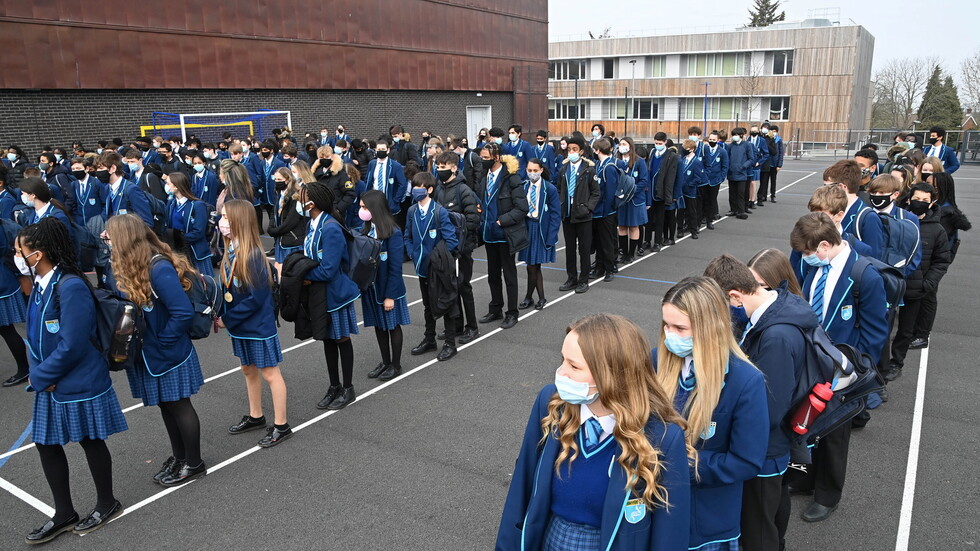 <strong>إغلاق مدارس فى بريطانيا</strong>