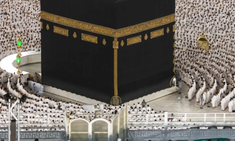 <strong>السعودية تحظر التصوير داخل الحرمين</strong>