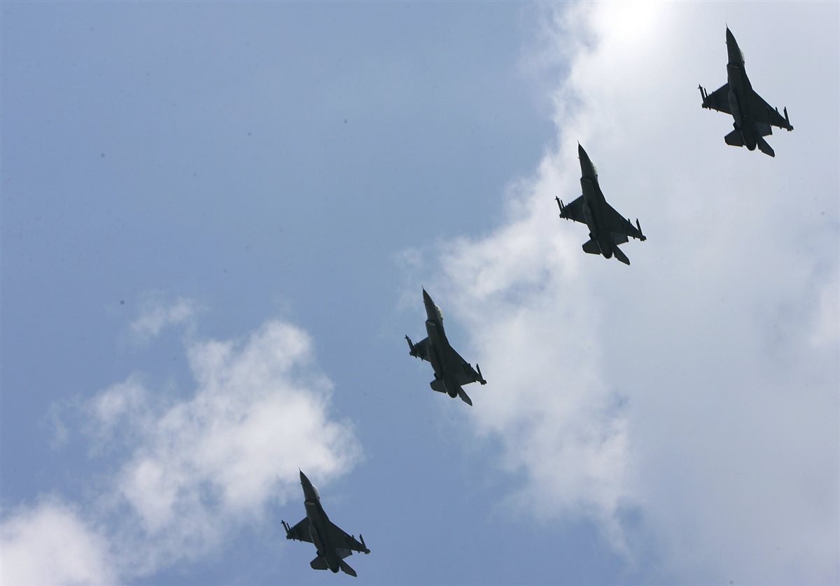 <strong>طائرات روسية وصينية</strong>