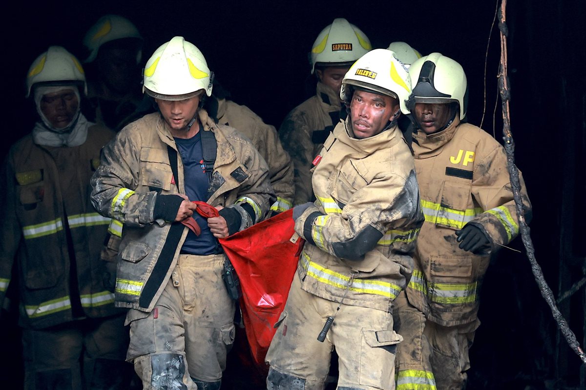 <strong>حريق وسط جاكرتا بإندونيسيا</strong>