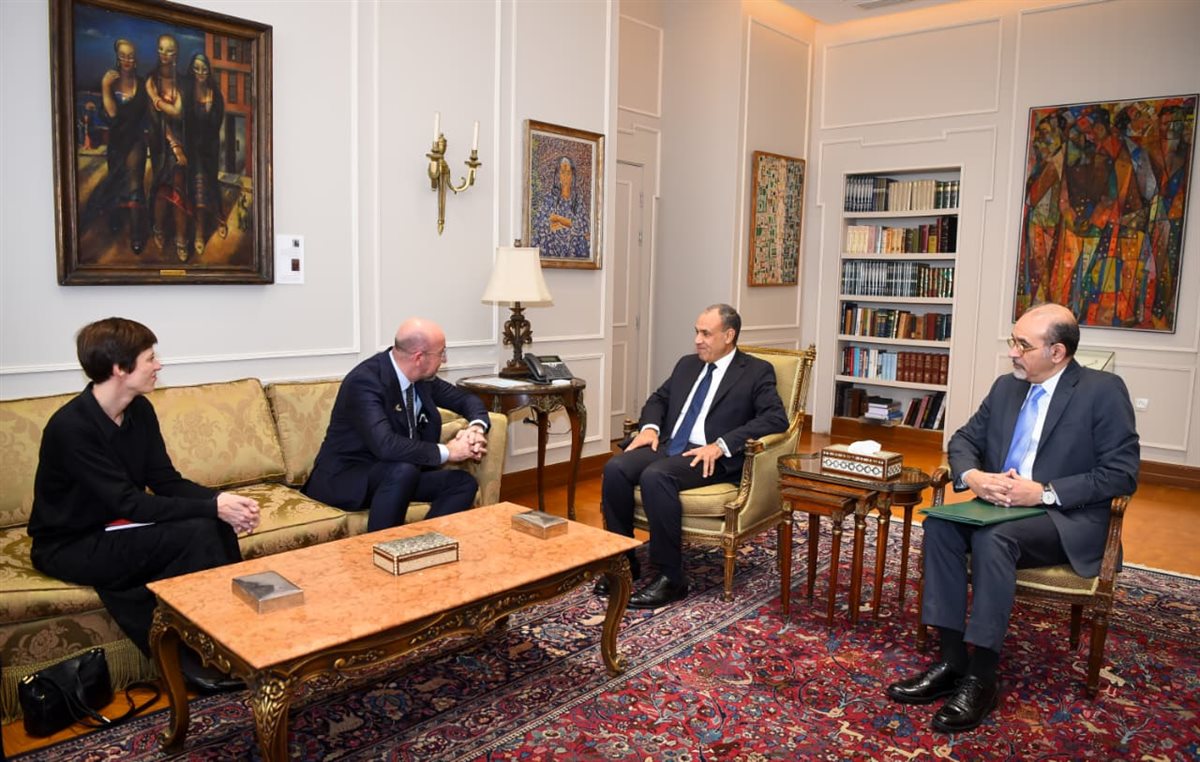 <strong>وزير الخارجية يلتقي رئيس المجلس الأوروبي السابق</strong>