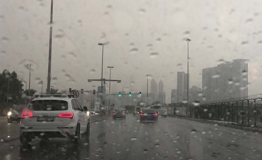 <strong>إرشادات هامة للسائقين أثناء الأمطار والشبورة</strong>