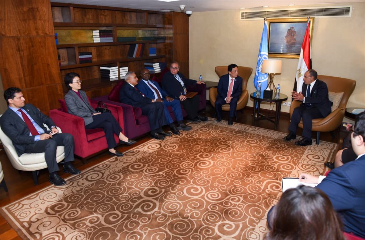 <strong>وزير الخارجية يلتقي مدير عام منظمة الفاو</strong>
