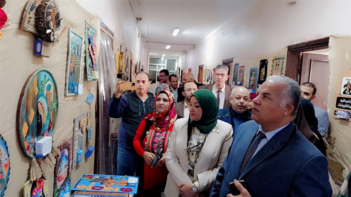قبيصي يفتتح معرض نتائج العام الجديد ويشيد بتألق وإبداع الأنشطة بتعليم الفيوم فى تصميم وعرض 400 نتيجة جديدة بالمعرض