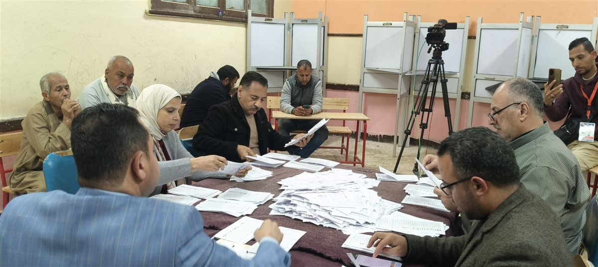 بدء فرز أصوات الناخبين بلجان الدائرة الثالثة «سنورس– طامية – سنهور» بالفيوم