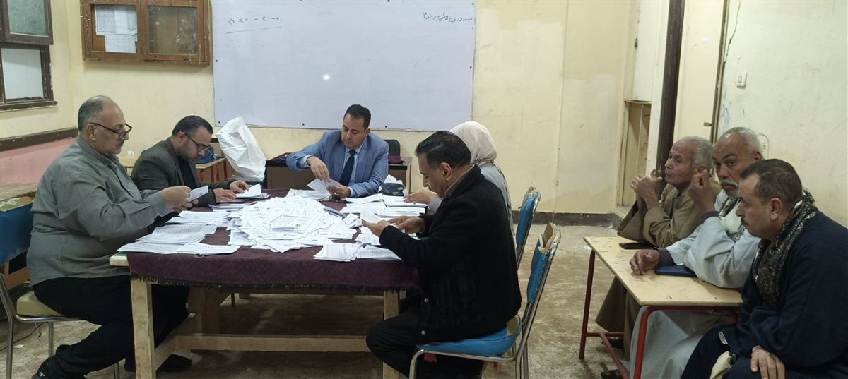 بدء فرز أصوات الناخبين بلجان الدائرة الثالثة «سنورس– طامية – سنهور» بالفيوم