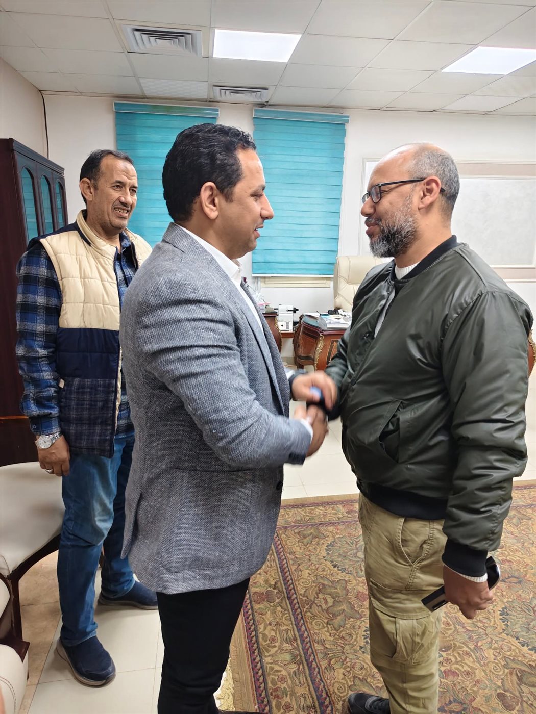 النائب حسام خليل يبدأ مشواره الخدمي من مركز أورام الفيوم