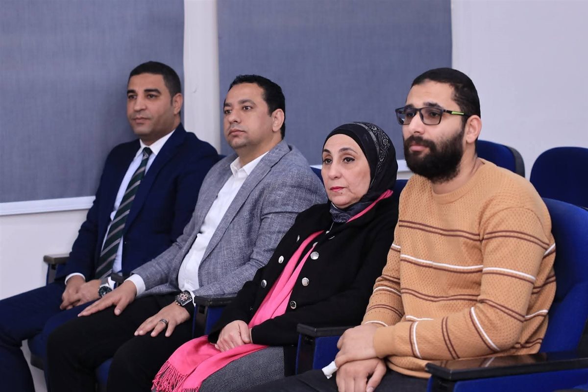 النائب حسام خليل يبدأ مشواره الخدمي من مركز أورام الفيوم