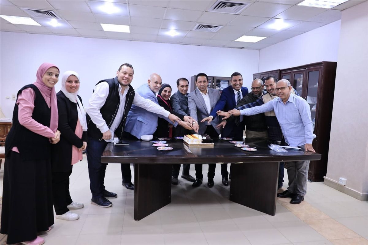 النائب حسام خليل يبدأ مشواره الخدمي من مركز أورام الفيوم