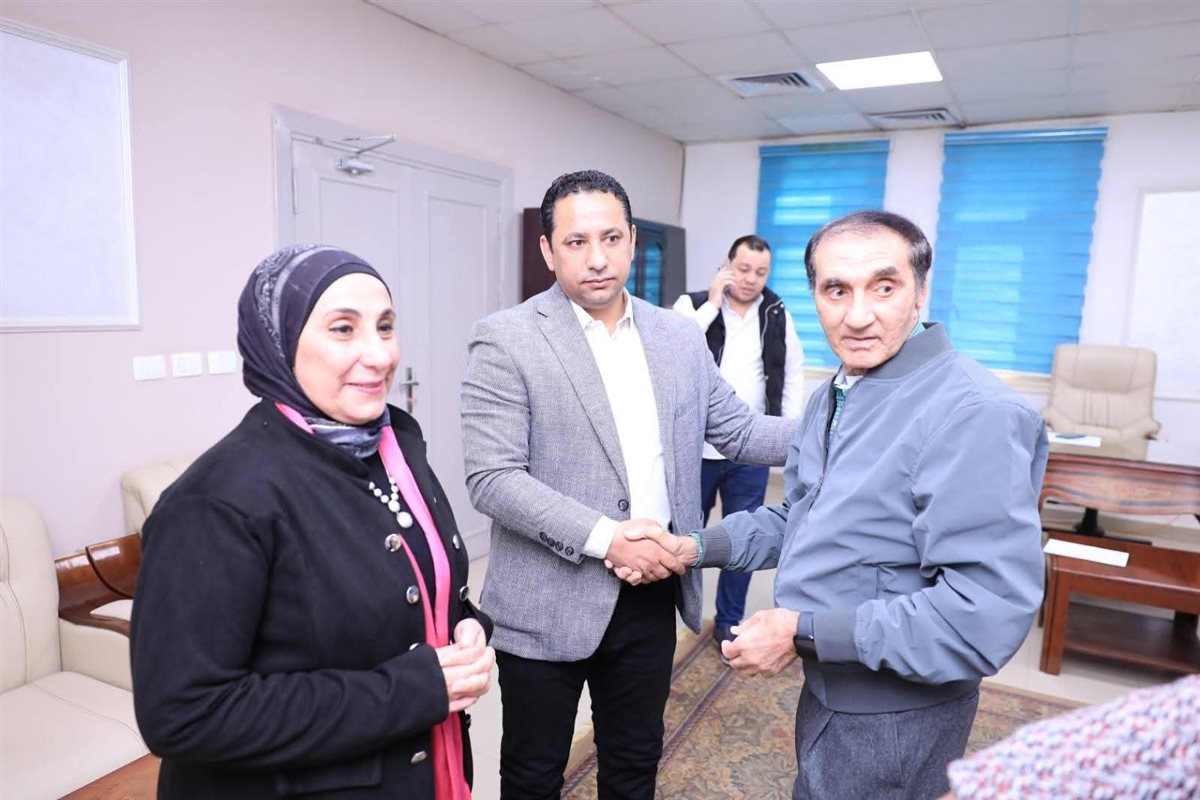 النائب حسام خليل يبدأ مشواره الخدمي من مركز أورام الفيوم