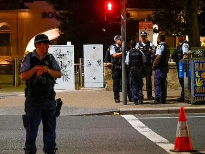 <strong>إجراءات مشددة من أمريكا وأوروبا</strong>