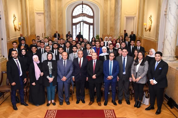 <strong>وزير الخارجية يستقبل طلبة كلية السياسة والاقتصاد بجامعة بني سويف</strong>