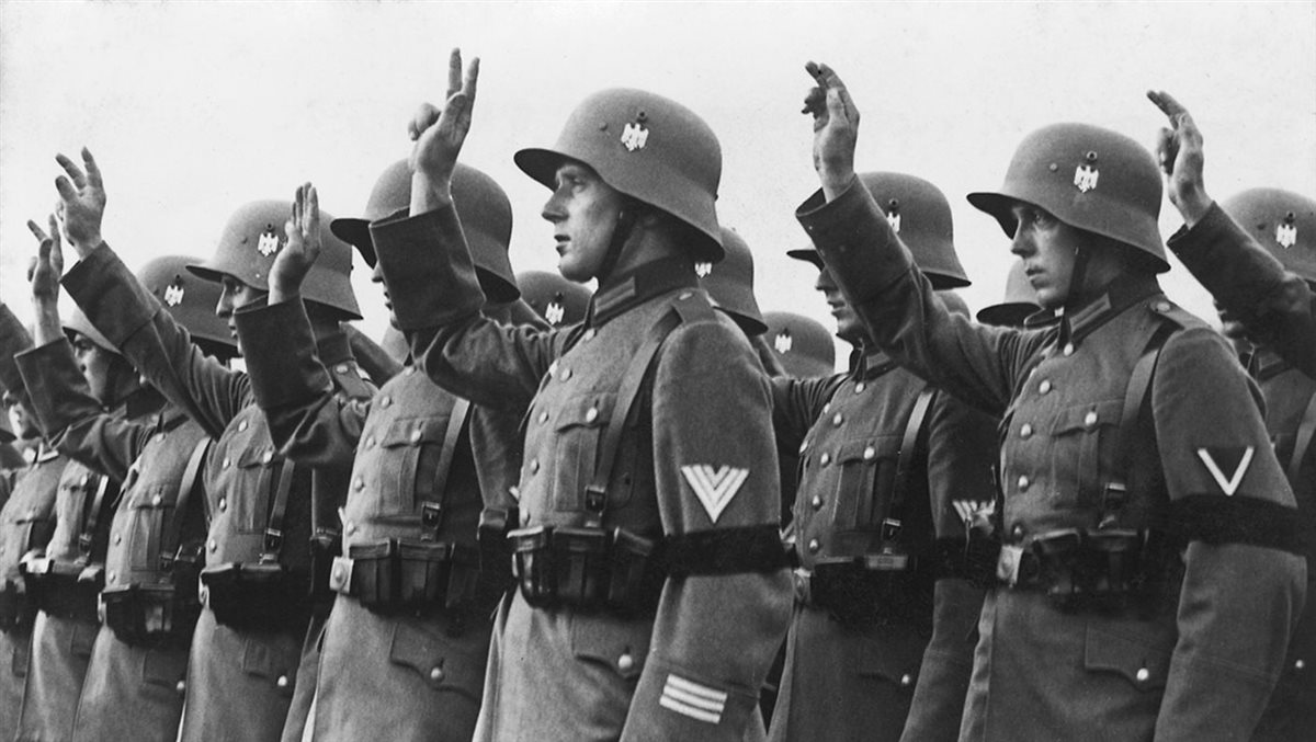 التحية النازية