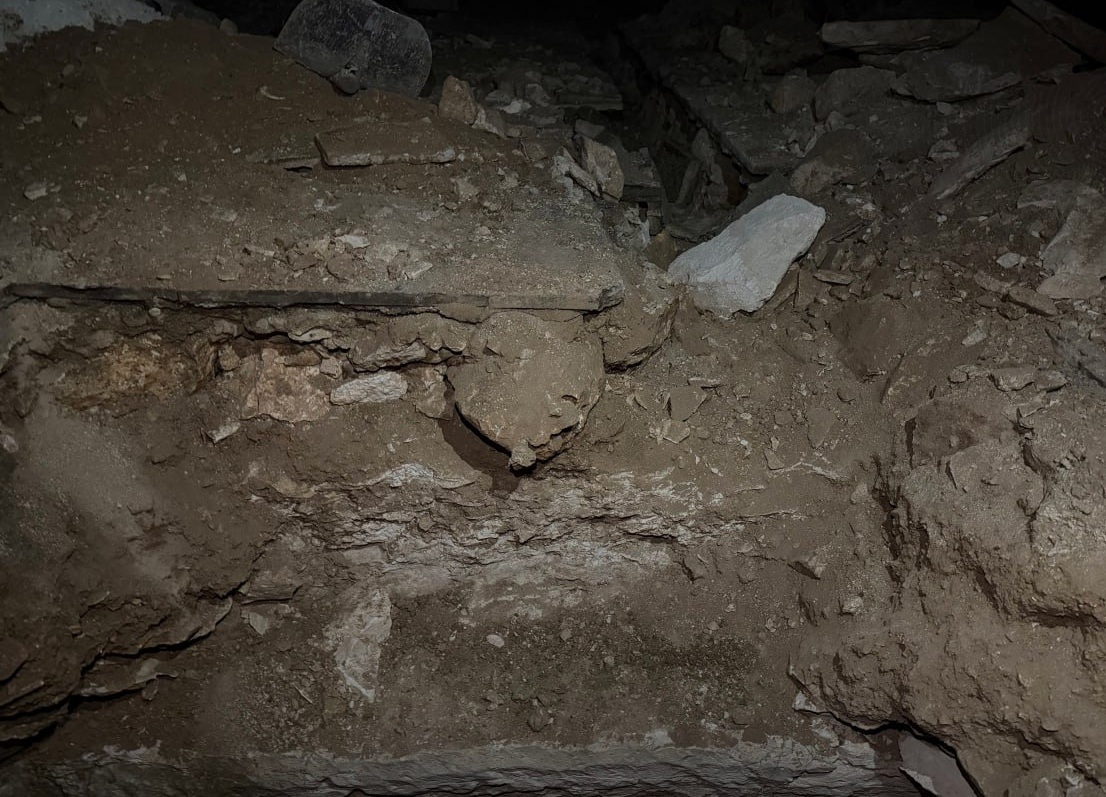 <strong>العثور على مقبرة جماعية داخل مقر أمني سابق في إدلب</strong>