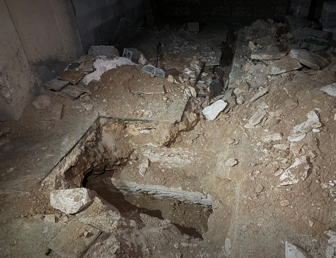 <strong>العثور على مقبرة جماعية داخل مقر أمني سابق في إدلب</strong>