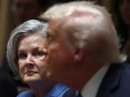 <strong>ترامب وسوزي وايلز</strong>